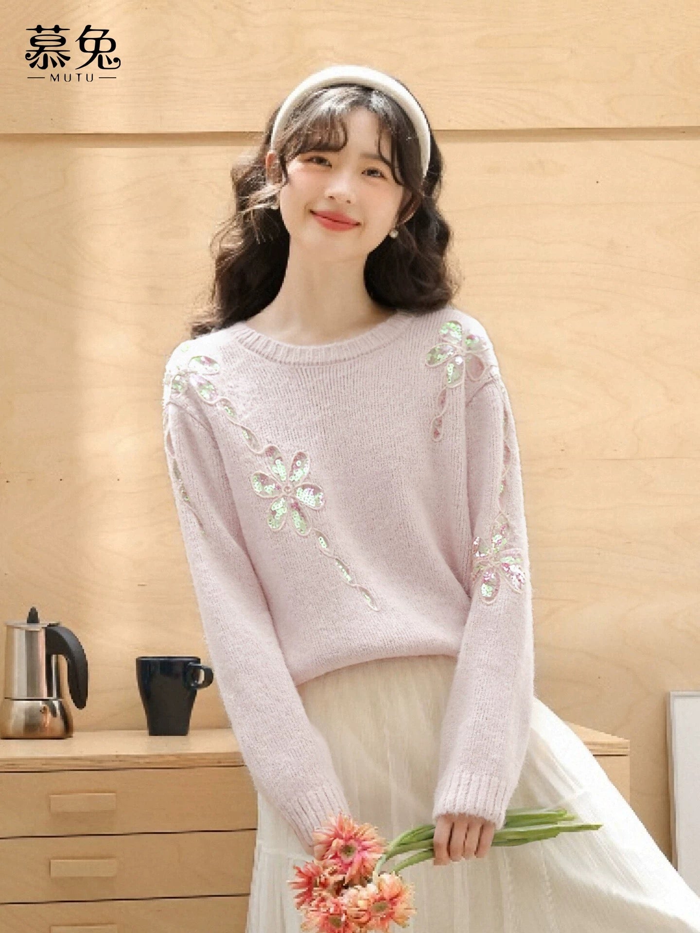 MuTu Gentle Style Patchwork Sequined Flower Sweater for Women, 2025 Winter New Style, Sweet, Loose, Soft and Cozy Knitted Top