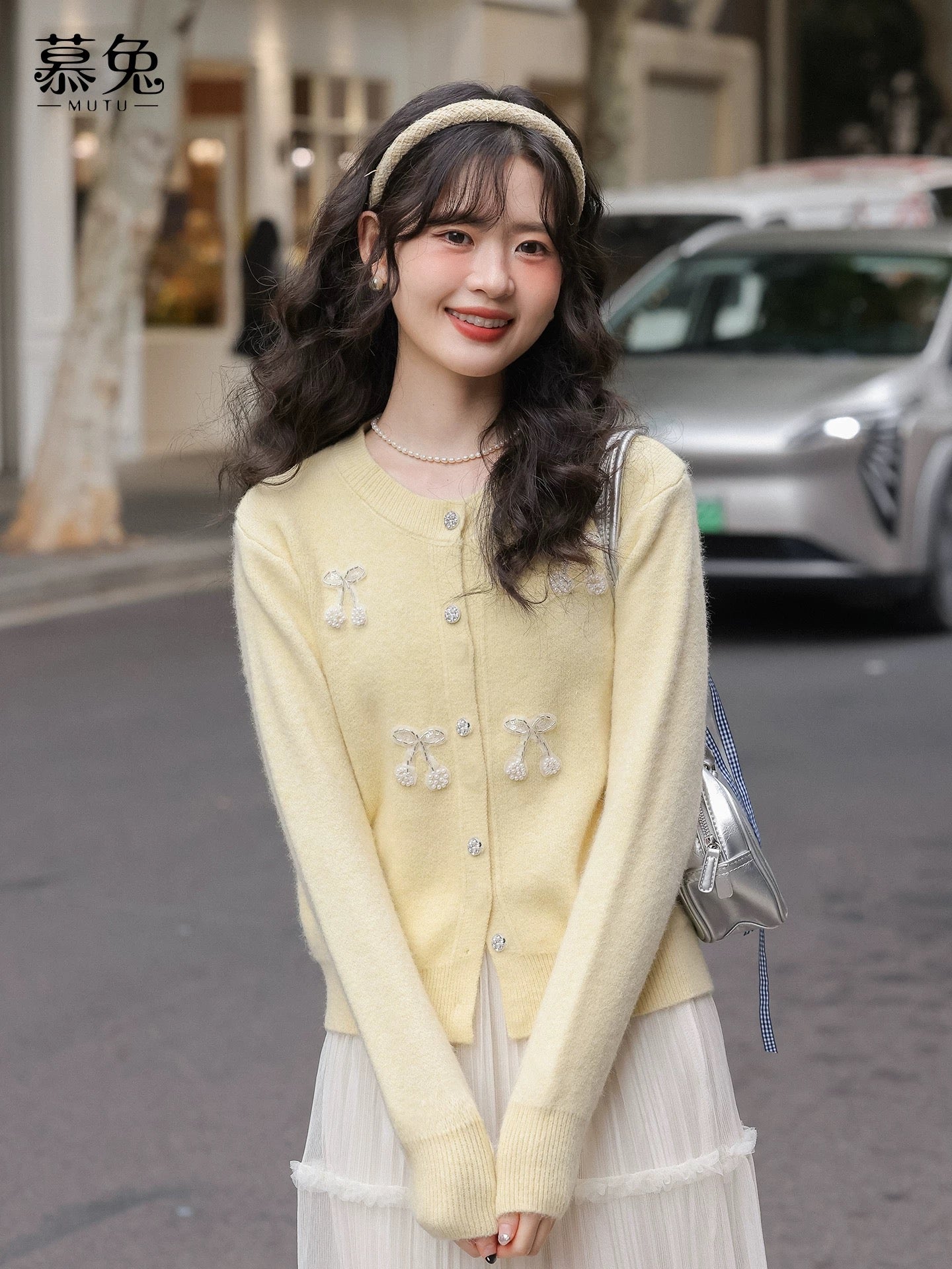 MuTu Sweet Yellow 3D Cherry Cardigan for Women, 2025 Winter New Style, Loose and Soft Knit Top