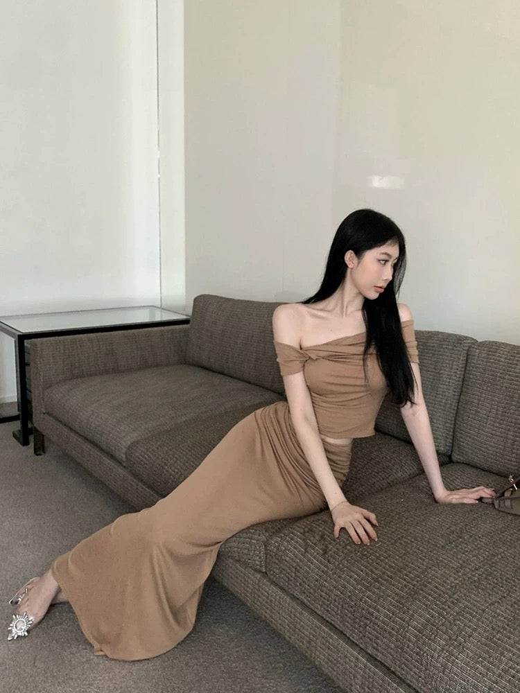 Royal sister high-end suit sweet hot girl one-shoulder top women's summer new hip-covering skirt long skirt two-piece set