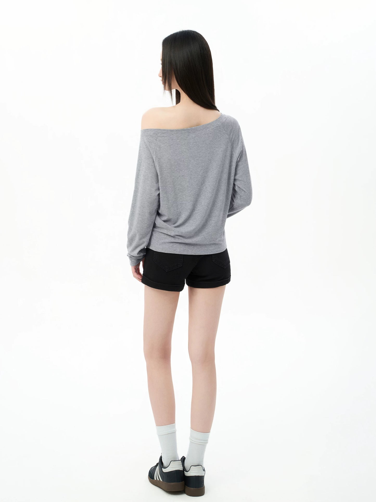 iiiamX Grey Off-Shoulder Long-Sleeve T-Shirt for Women, Autumn, Sexy, Loose Fit, Inner Layer Top, 2025 New Arrival