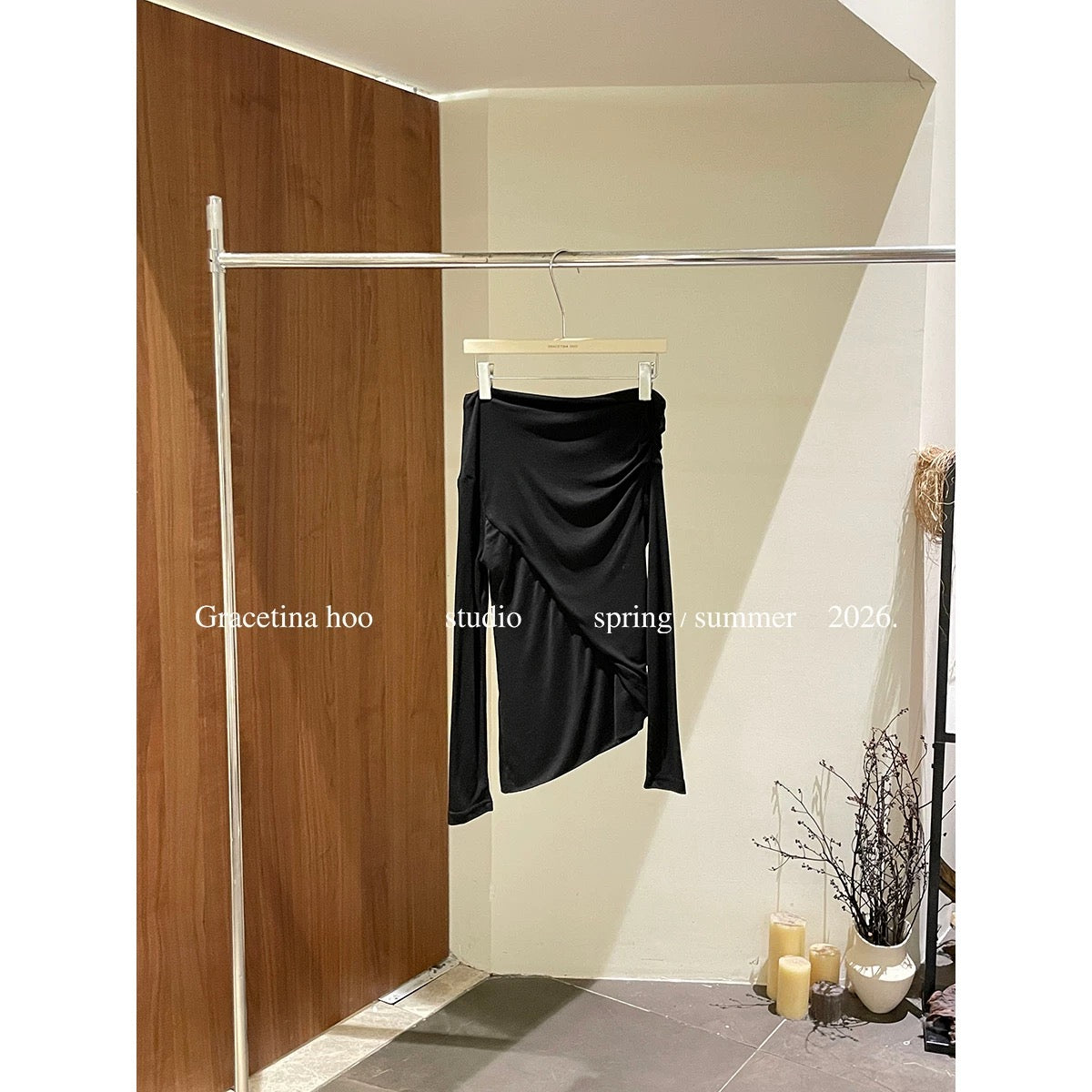 GRACETINA HOO - Off-shoulder pleated simple and stylish versatile long-sleeved T-shirt for commuting and a relaxed fit TB993