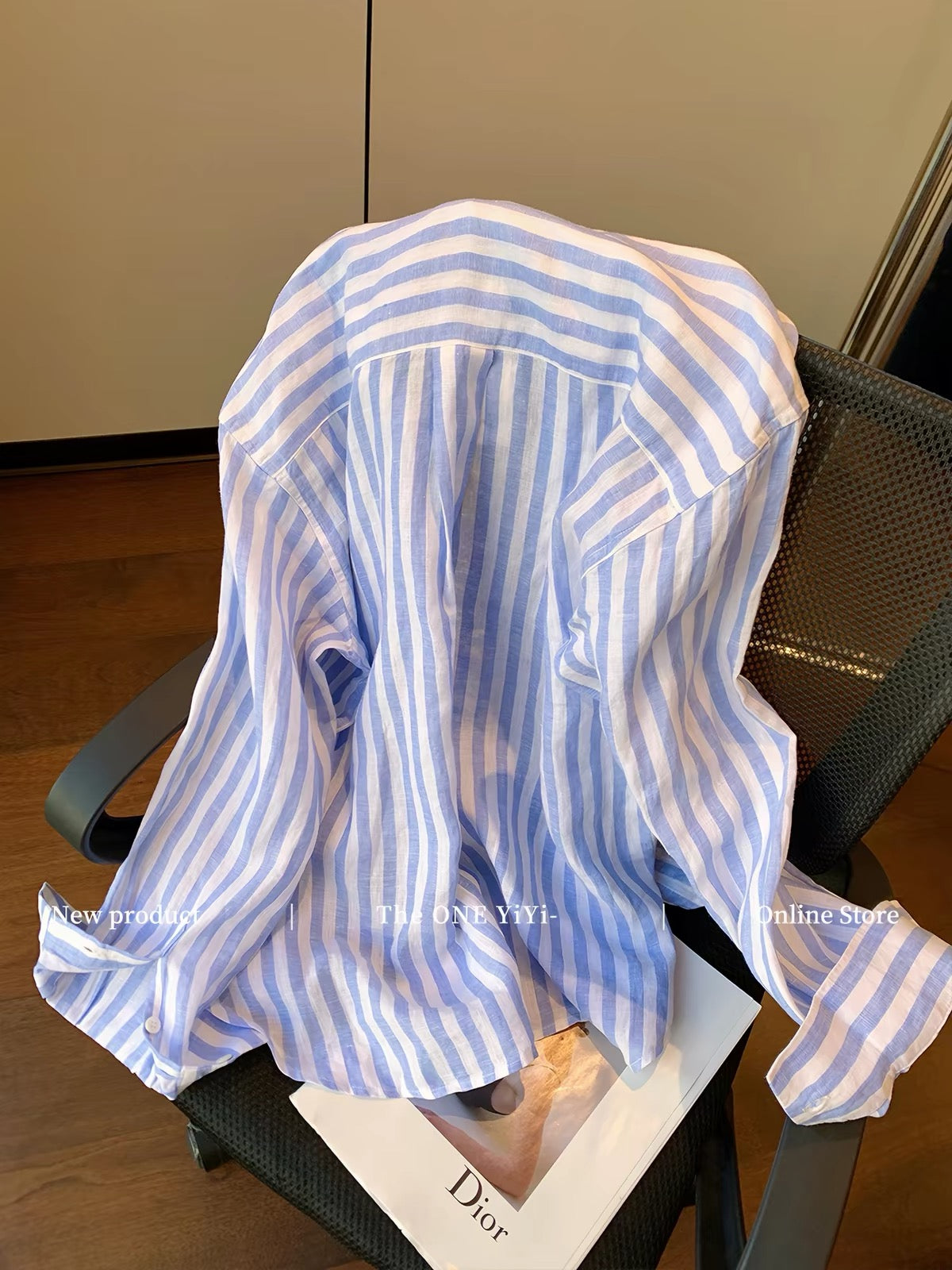 Old Money" Style Blue Striped Cotton-Linen Shirt for Women – New for Autumn 2026: Loose, Slimming, Effortlessly Chic, and Sophisticated