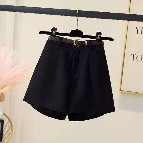 White suit shorts for women new 2025 spring high waist outer wear slim a-line wide leg pants summer casual hot pants