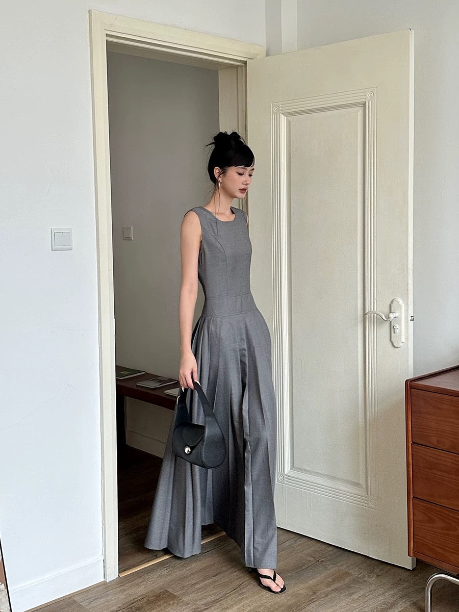 VENUIE grey round neck pleated sleeveless dress, elegant and simple, slim fit, straight shoulder, low waist A-line long skirt
