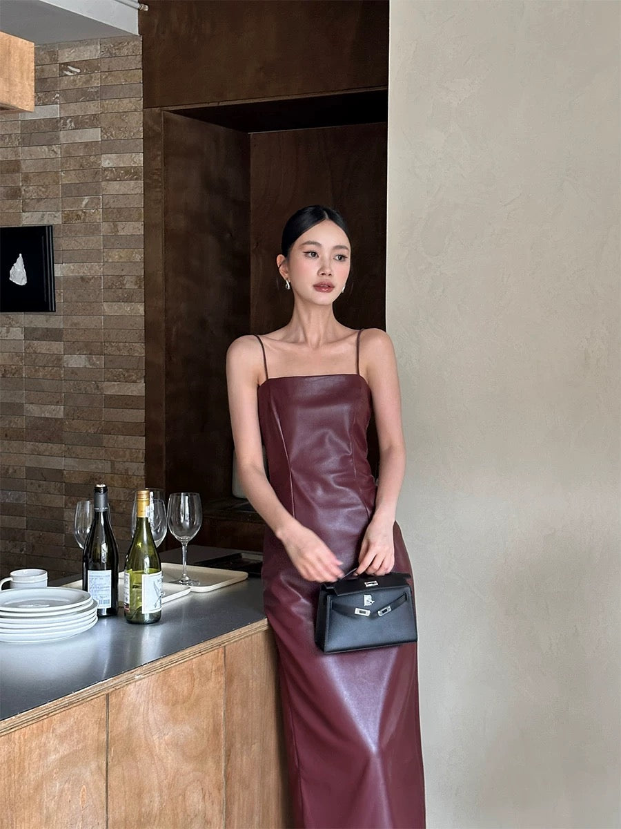 VENUIE wine red one-shoulder suspender dress for women in spring, high Lee Nhi Boutique VENUIE wine red one-shoulder suspender dress for women in spring, high Lee Nhi Boutique