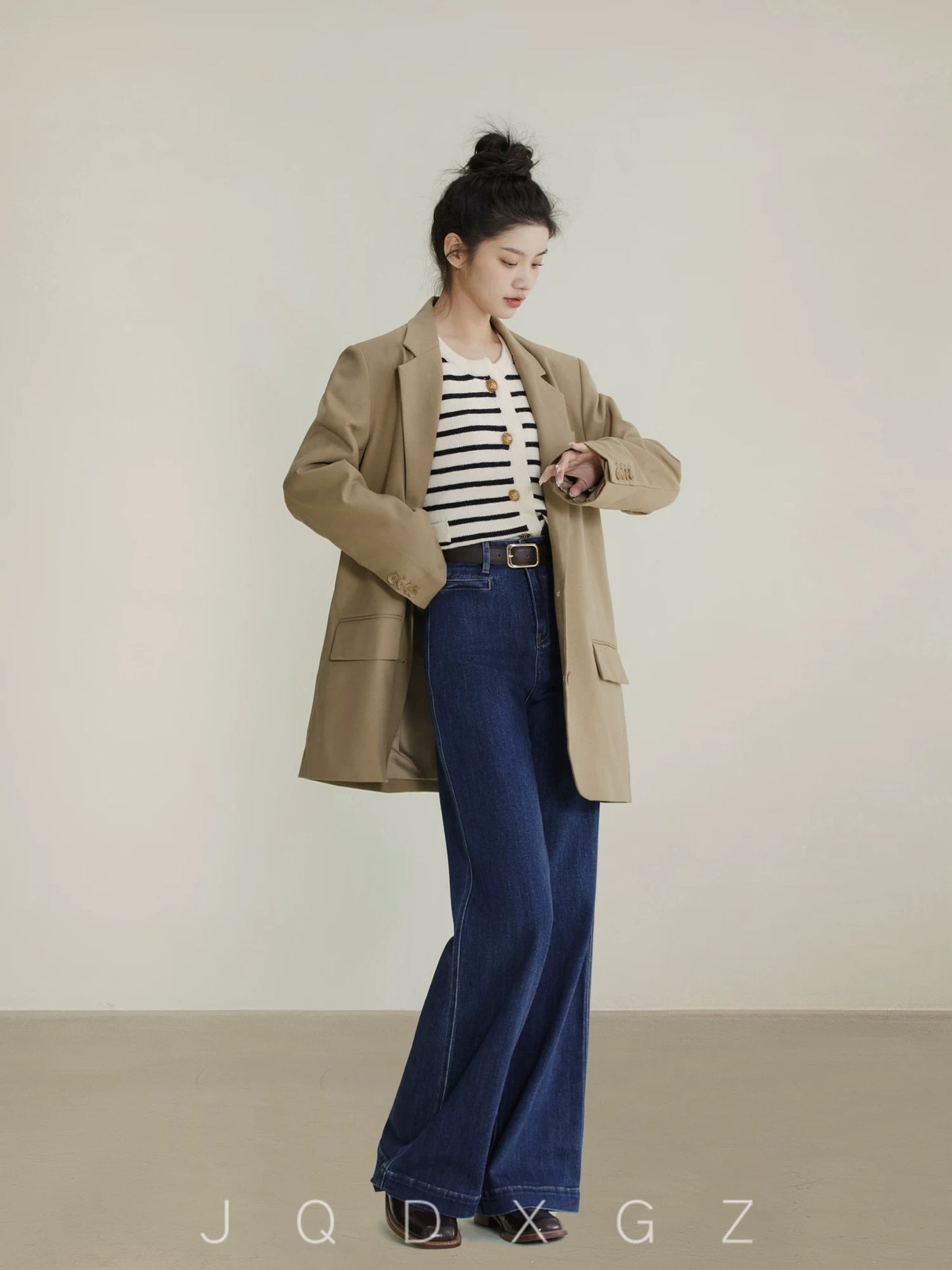 The rise of small women's low-leg bell bottoms, spring and autumn high-waisted bootcut jeans, dark blue loose wide-leg pants