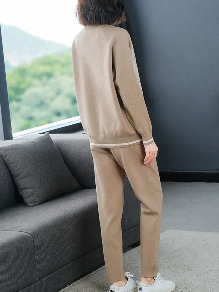2024 New Style Western Style Jacket Mom Spring Autumn Clothes Middle-aged and Elderly Women Large Size Casual Sportswear Suit Fashion