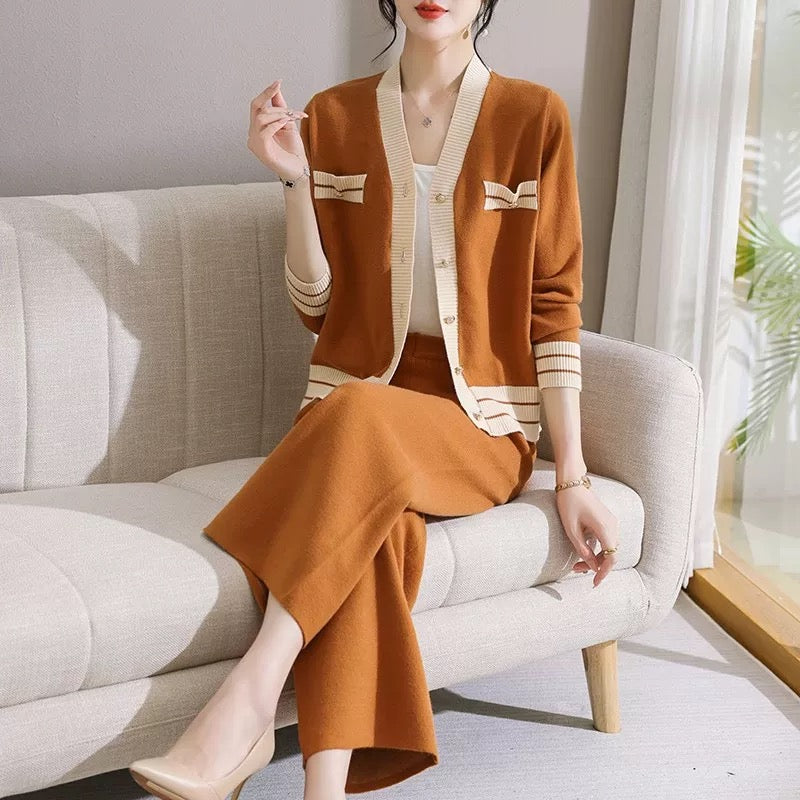 Young mother's small fragrance suit spring and autumn new middle-aged women's knitted sweater top two-piece set fashionable age reduction