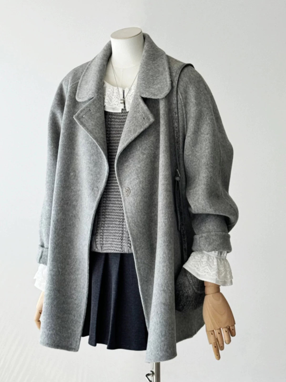 2024 new autumn and winter high-end woolen gray woolen coat women's coat small winter short style temperament