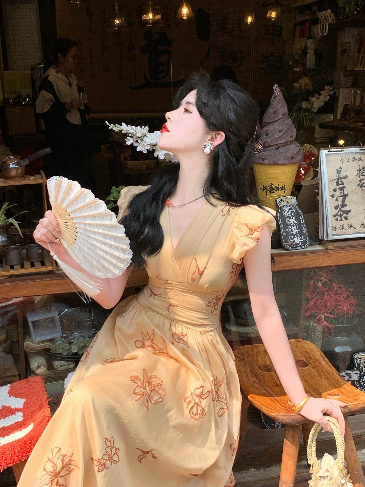 Send a letter "Collection of Poems" Tencel cotton thread embroidery V-neck waist slimming A-hem dress holiday long skirt