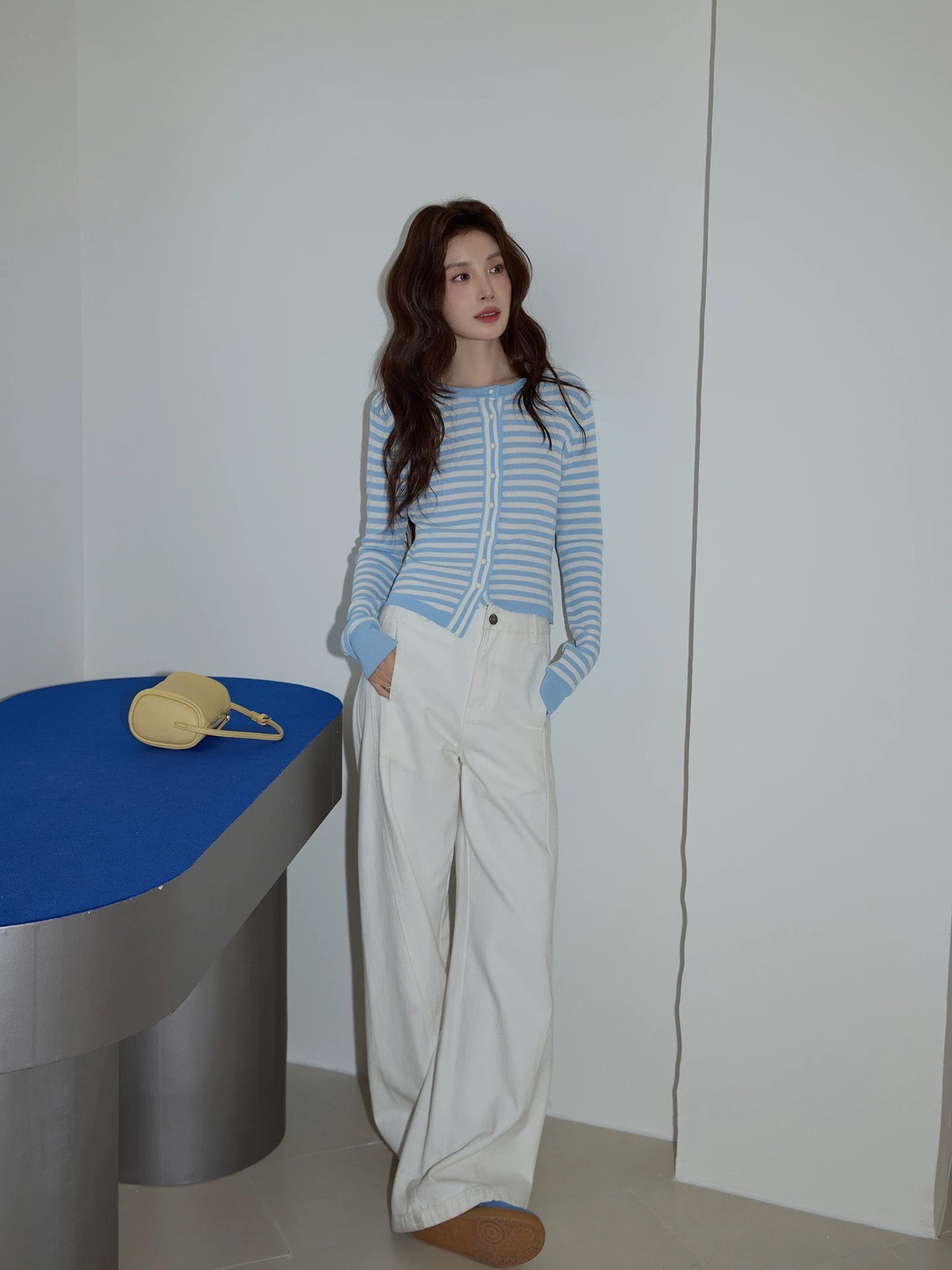 Chaochao's Korean Style Blue and White Striped Knit Sweater for Women, 2026 Early Spring, High-End Temperament Casual Slim Fit Long-Sleeved Top