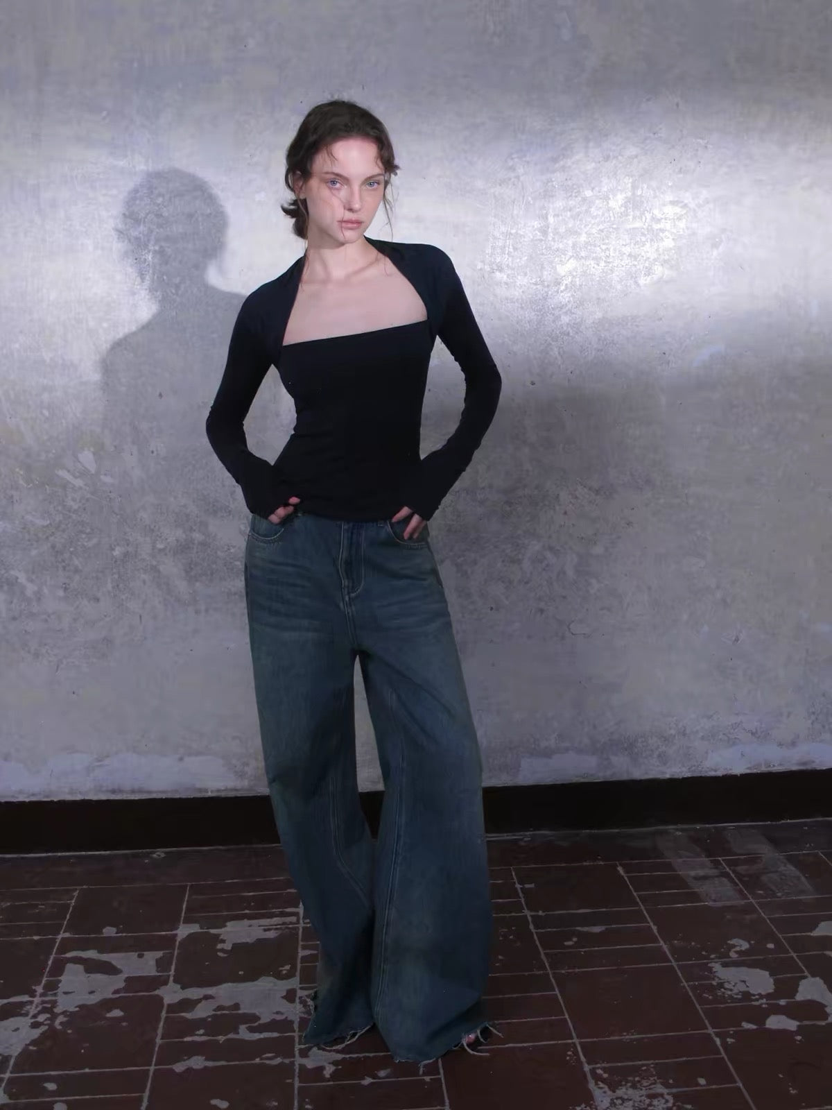 CARIEDO "Vintage Blue" Mid-Rise Distressed Wide-Leg Jeans – Soft, Skin-Friendly Denim with a Vintage Wash and Raw Hem