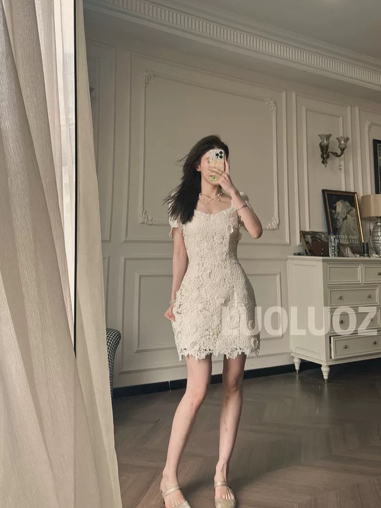 LUOLUOZ 【Floating Clouds Under the Moon】Elegant Patchwork Floral Fashion Lace Design Short Dress JF795