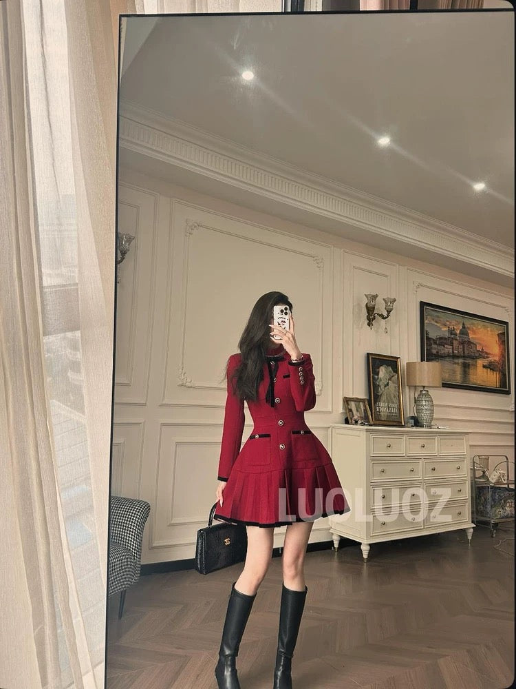 LUOLUOZ【Red Memories】High-end, elegant, slimming color-blocked fashionable pleated short dress Jf486