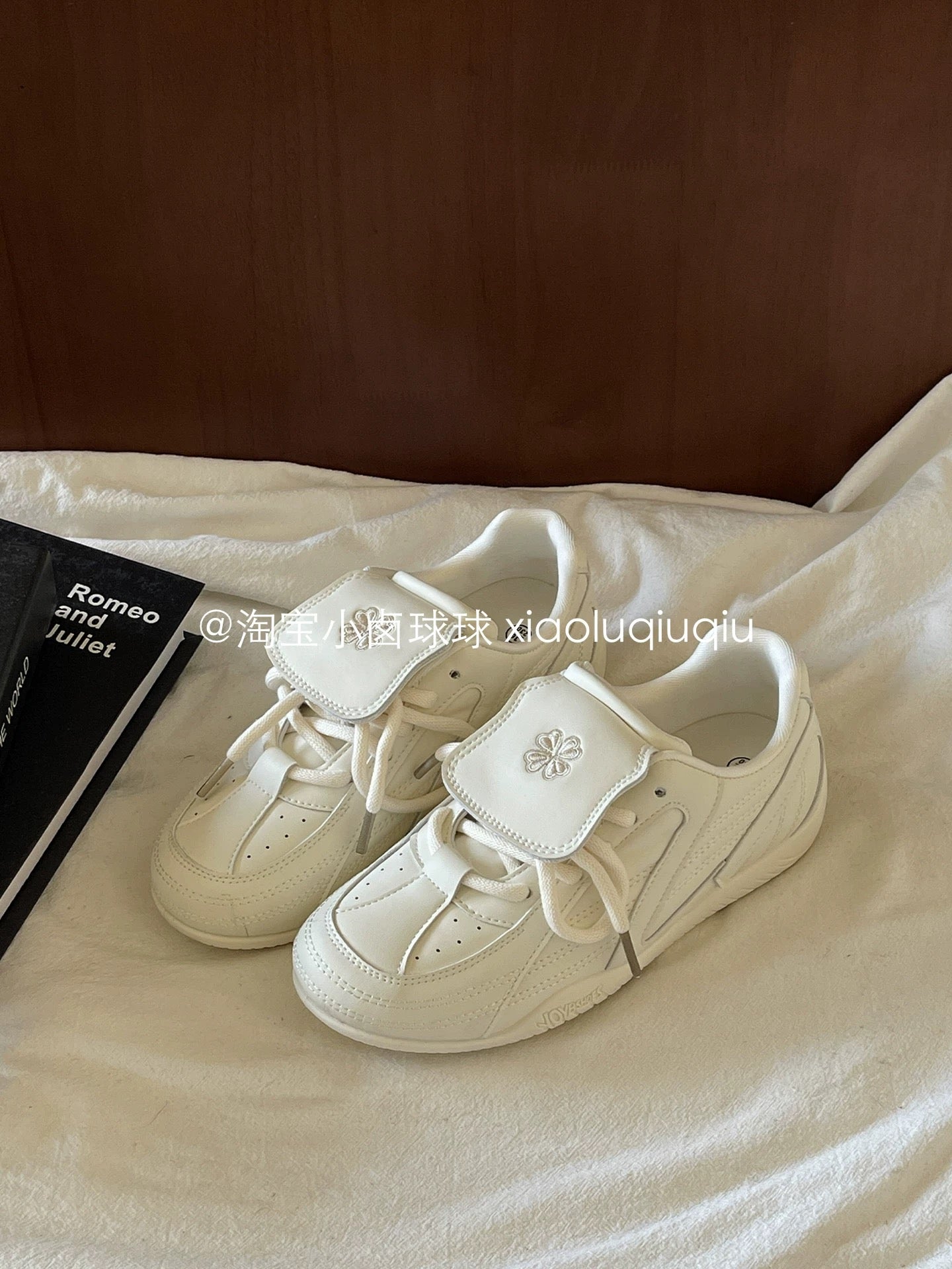 Little Luqiu casual white sneakers, women's shoes, 2026 new style, thick-soled platform shoes, versatile and niche style, German training shoes.
