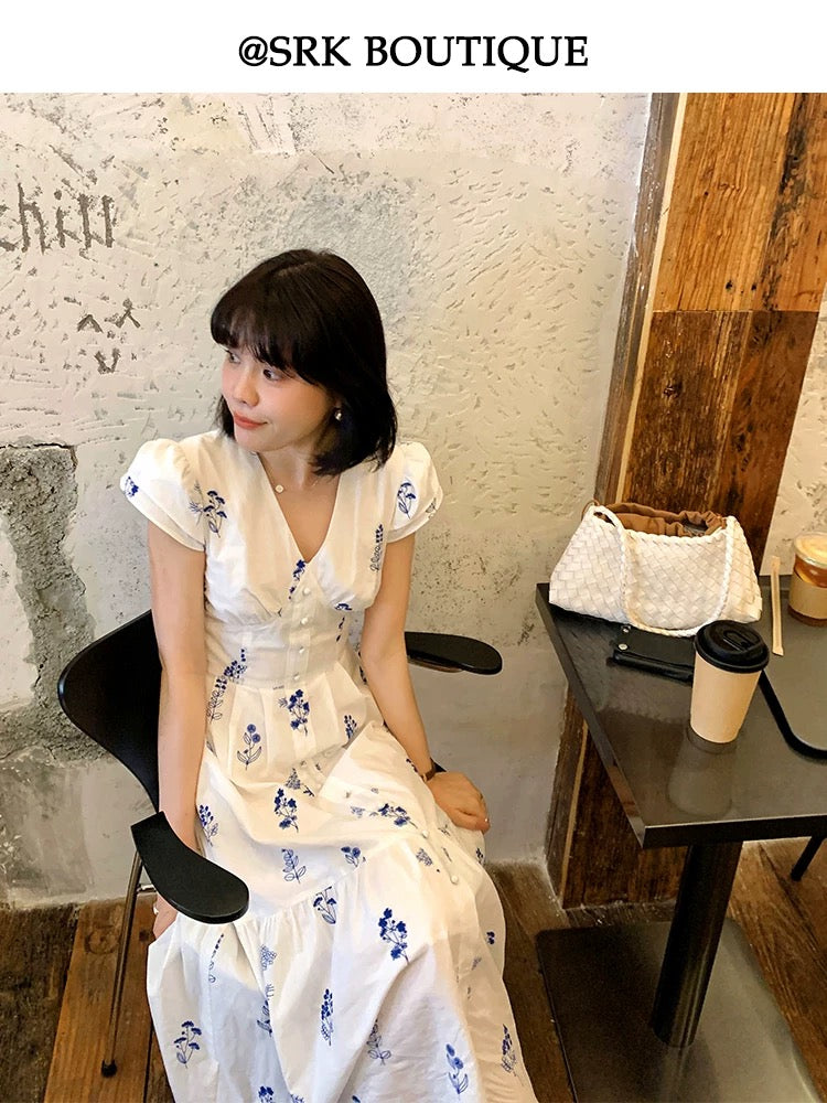 SRK French-style embroidered dress with flutter sleeves, V-neck, slimming, elegant, waist-cinching, a unique fairy-like white dress.