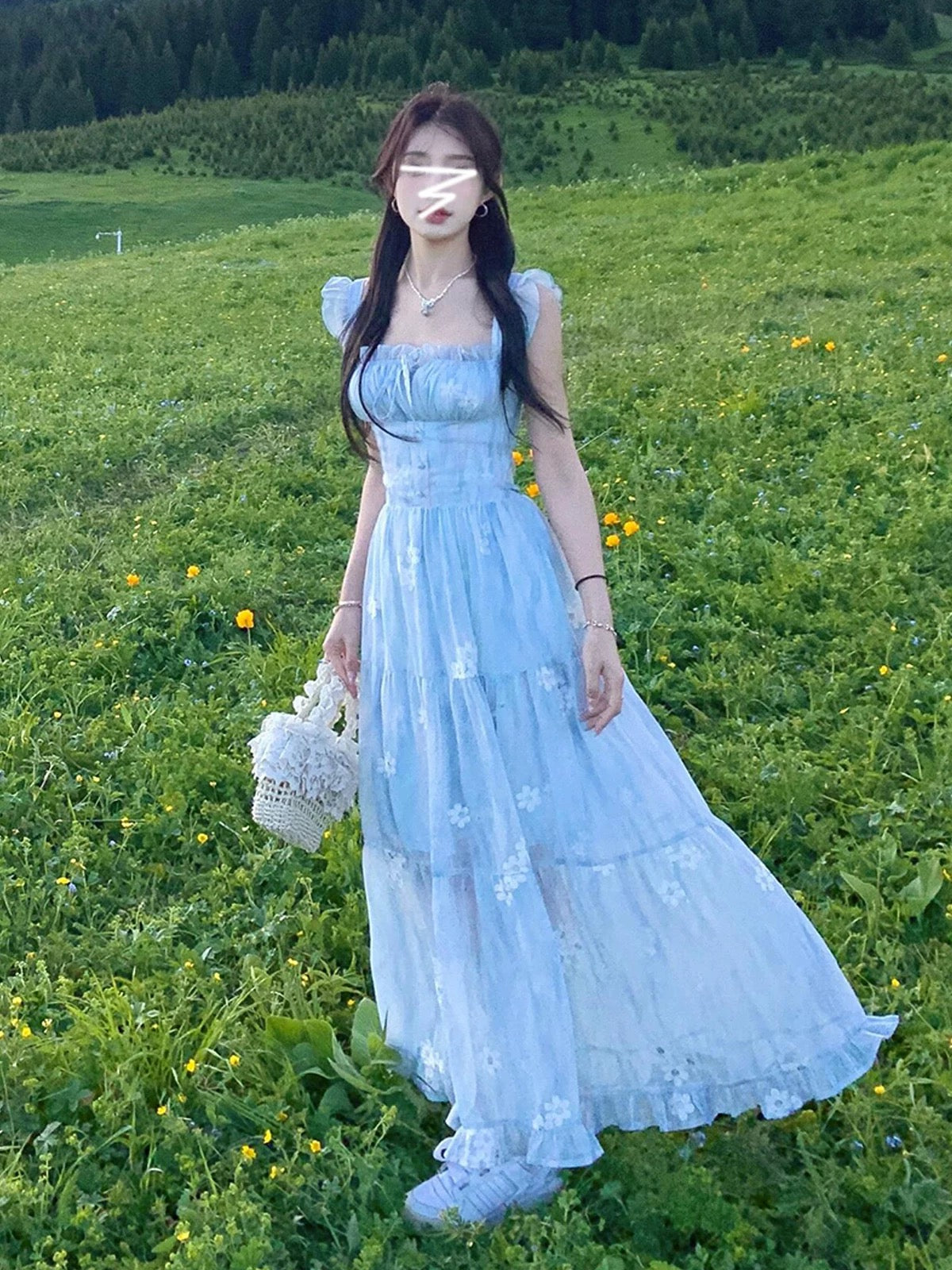Dopamine wear small flying sleeve dress female summer 2025 new runaway princess seaside vacation backless long dress