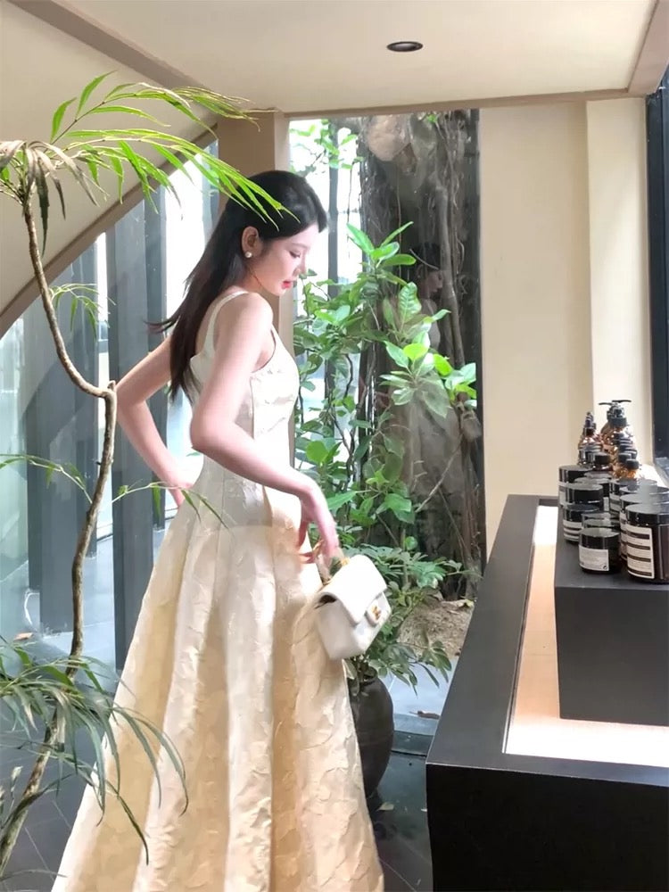 Good Job! 【Rebirth】French Embroidered Little Black Dress, Retro Elegance, Niche Style, Slim Fit, Waist-Defining Birthday Dress