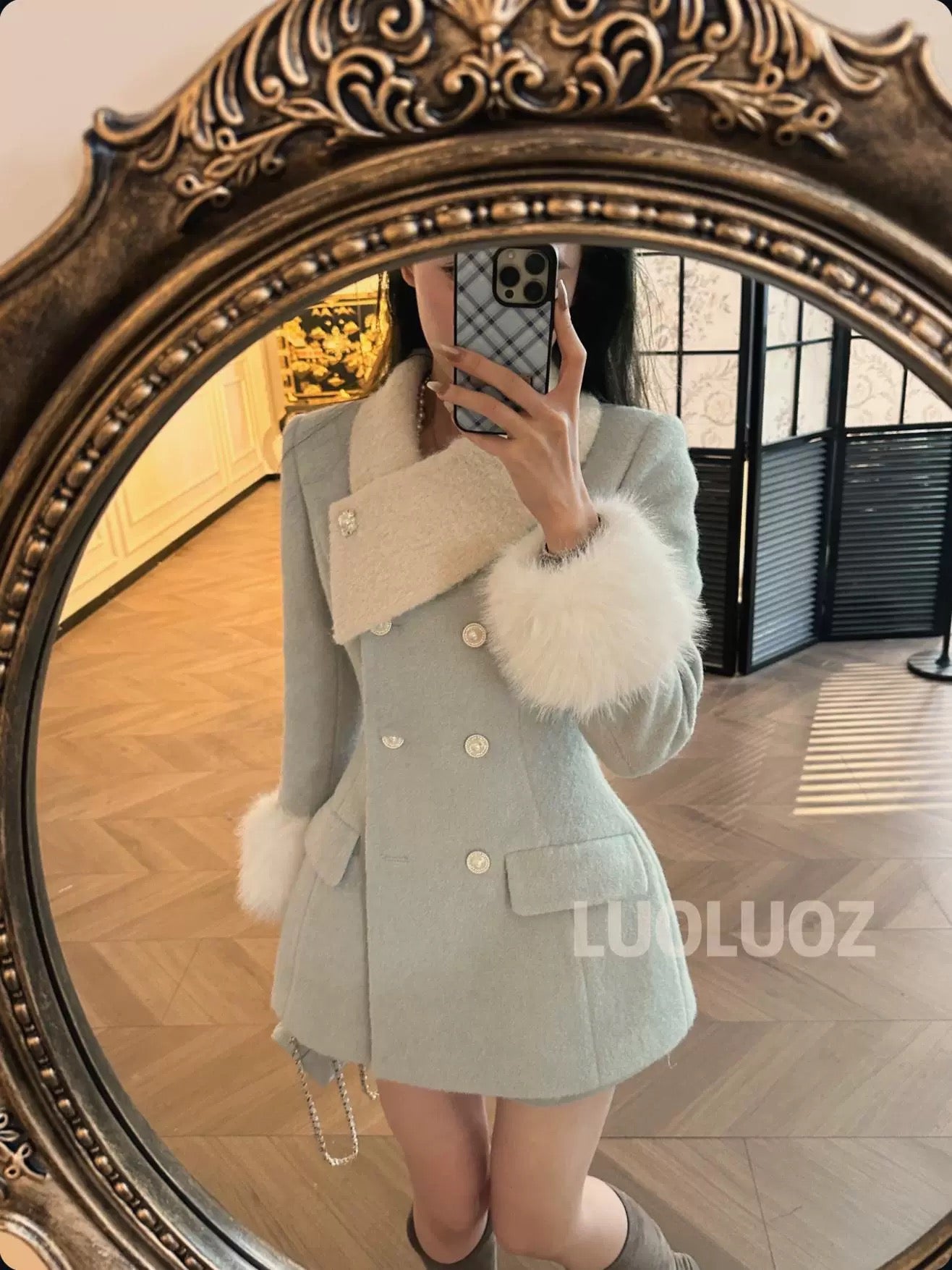 LUOLUOZ【Van Gogh's Dream】Elegant Color-Blocked Fur Collar and Shorts Two-Piece Set JF107