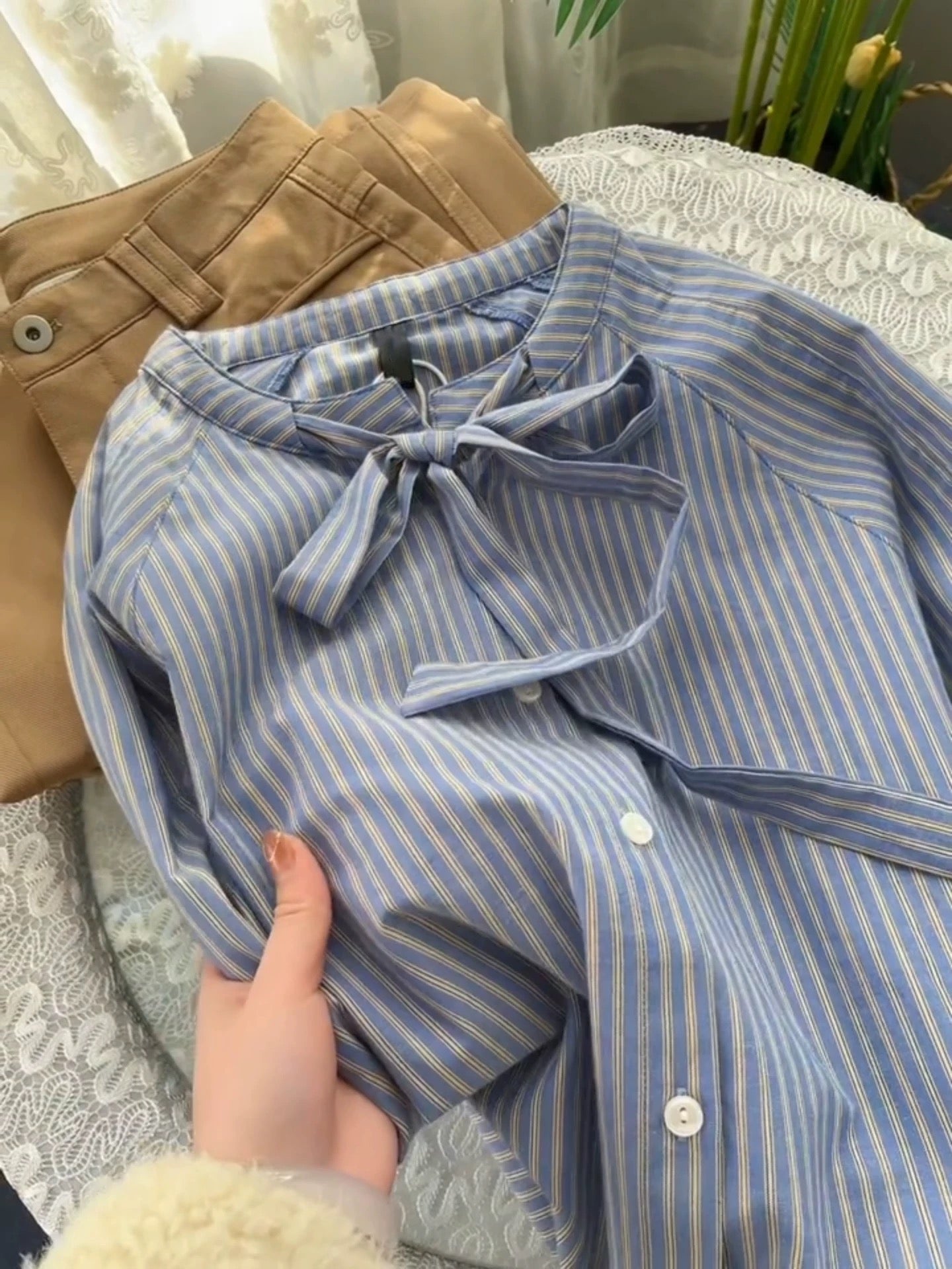 Retro blue striped bow blouse for women, spring commuting, stylish design, petite French style long-sleeved top