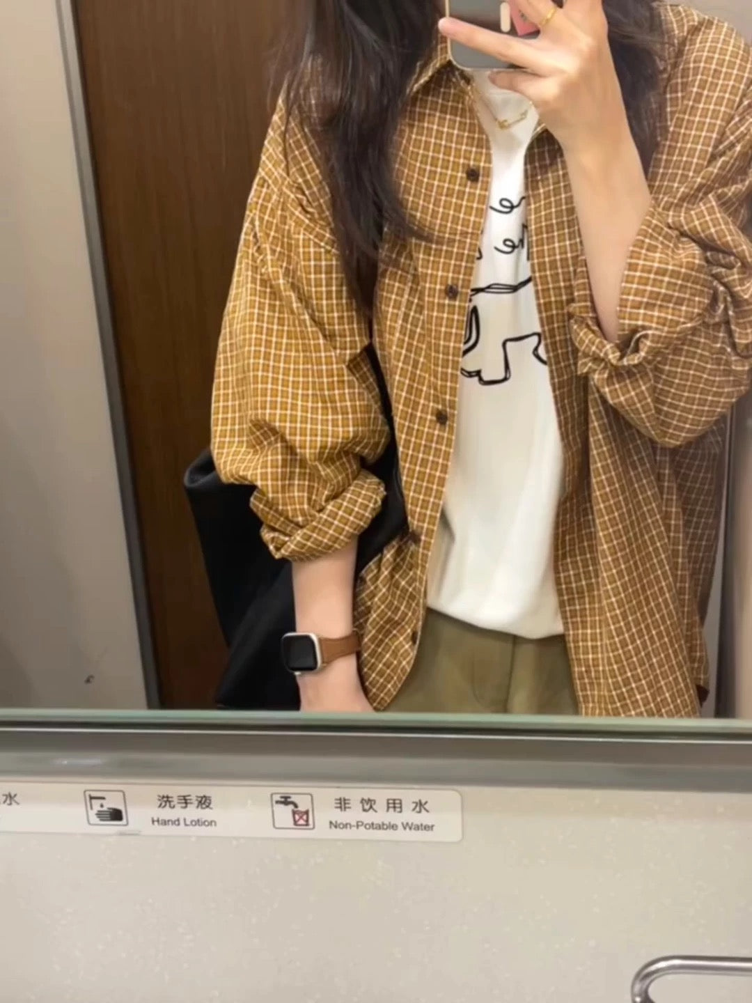Retro-style relaxed plaid shirt, loose fit, slimming, spring style, thin Korean style, niche oversized coat