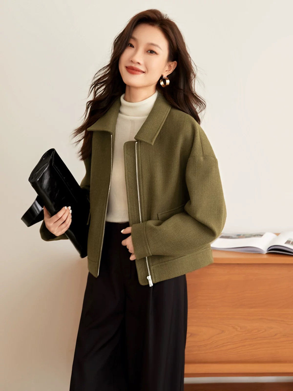 Mohan Yimei fashionable short jacket 2025 spring new retro velvet banana sleeve short jacket