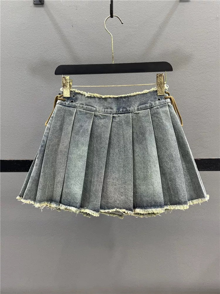 American retro pleated denim skirt for women 2025 summer new style strappy high waist slim hot girl A-line skirt