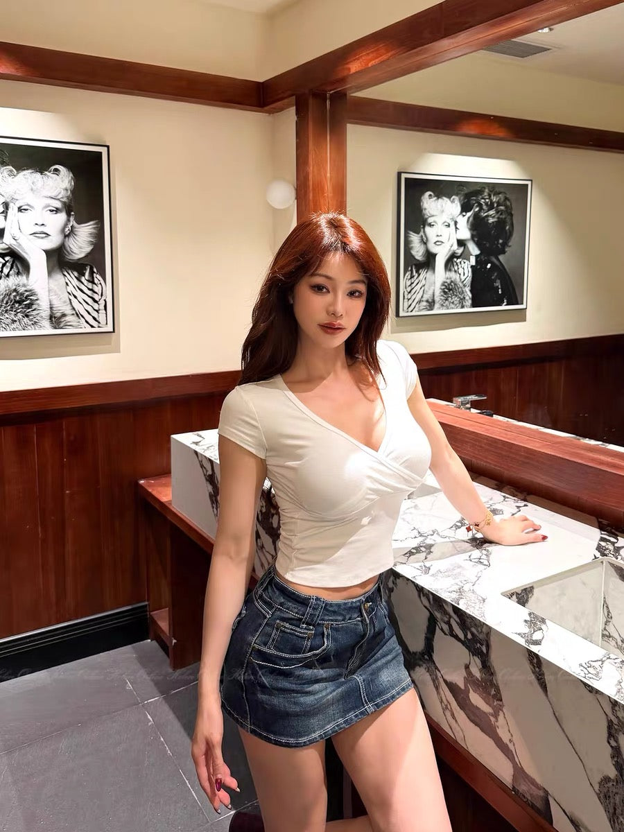HELEN/Basic Style Pure and Sexy V-Neck Hot Girl T-Shirt, Feminine Slim Fit Waist-Defining Elegant Versatile Short-Sleeve Top