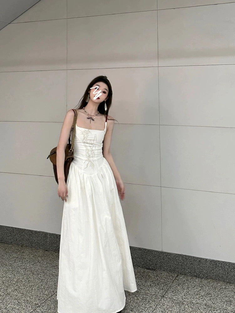 French suspender dress for women, summer waist slimming, over-the-knee long skirt, niche design, floral A-line skirt, trendy