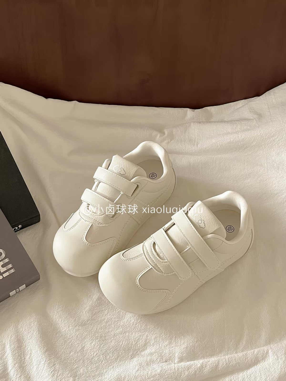 Xiao Lu Qiuqiu – Trendy "German Army Trainer" style sneakers for women; versatile white sneakers; 2026 new Spring/Summer collection; skate-style chunky "bread shoes."
