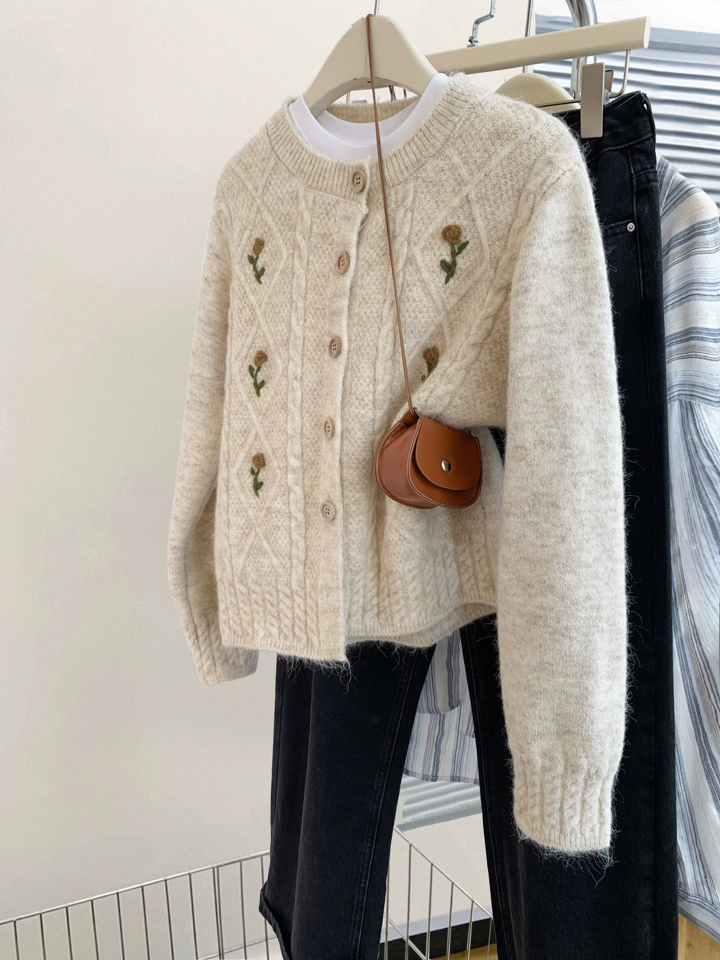 style bow-knitted sweater cardigan coat for women in early autumn straight shoulder French design short outerwear