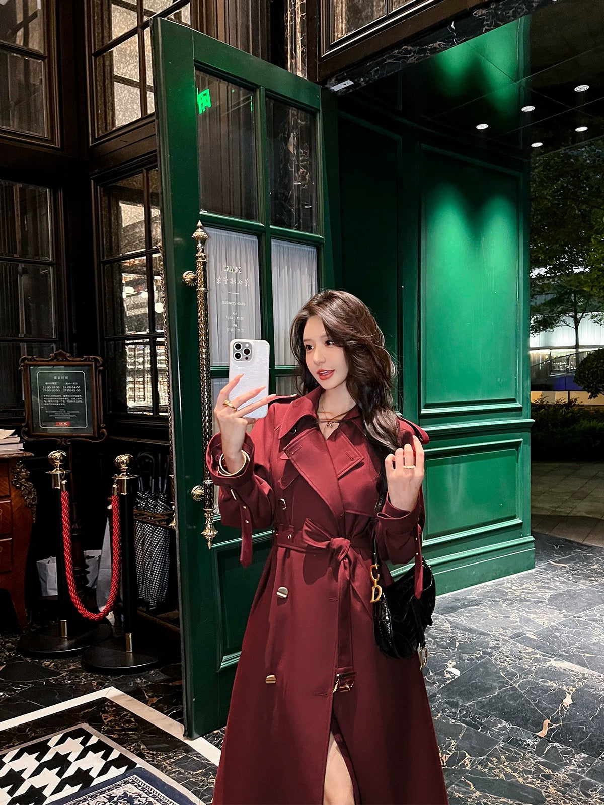 High-end red windbreaker women's mid-length 2024 spring and autumn new waist loose casual slim coat for small people