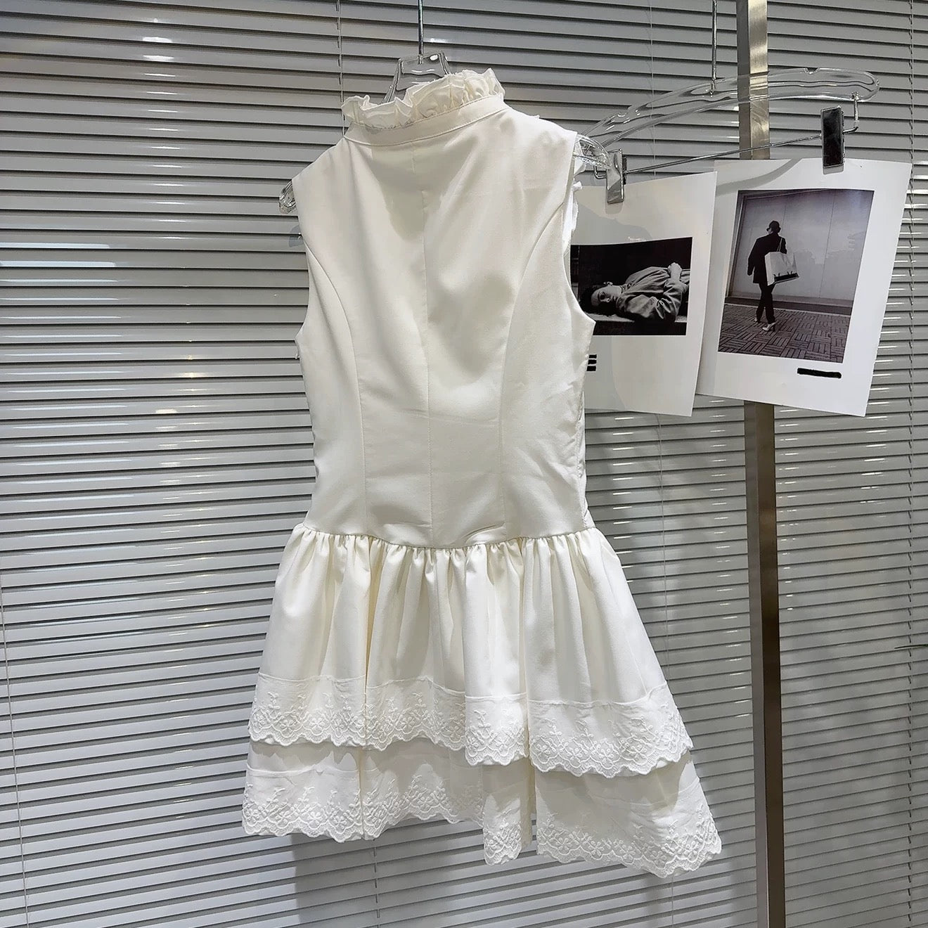 Internet celebrity same style 2025 summer new French sweet wood ear pleated design pearl button vest dress