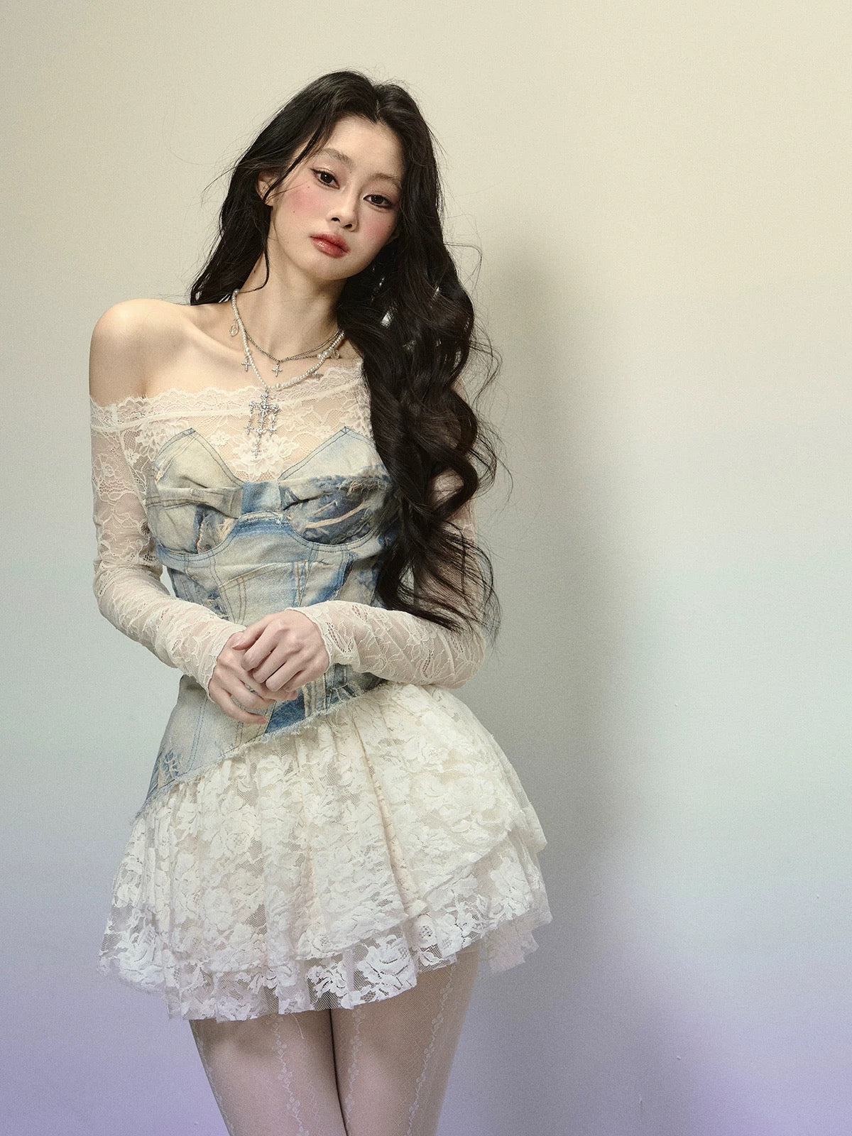 Young and beautiful Vivian French lace splicing off-shoulder dress for women in spring and summer denim tutu skirt