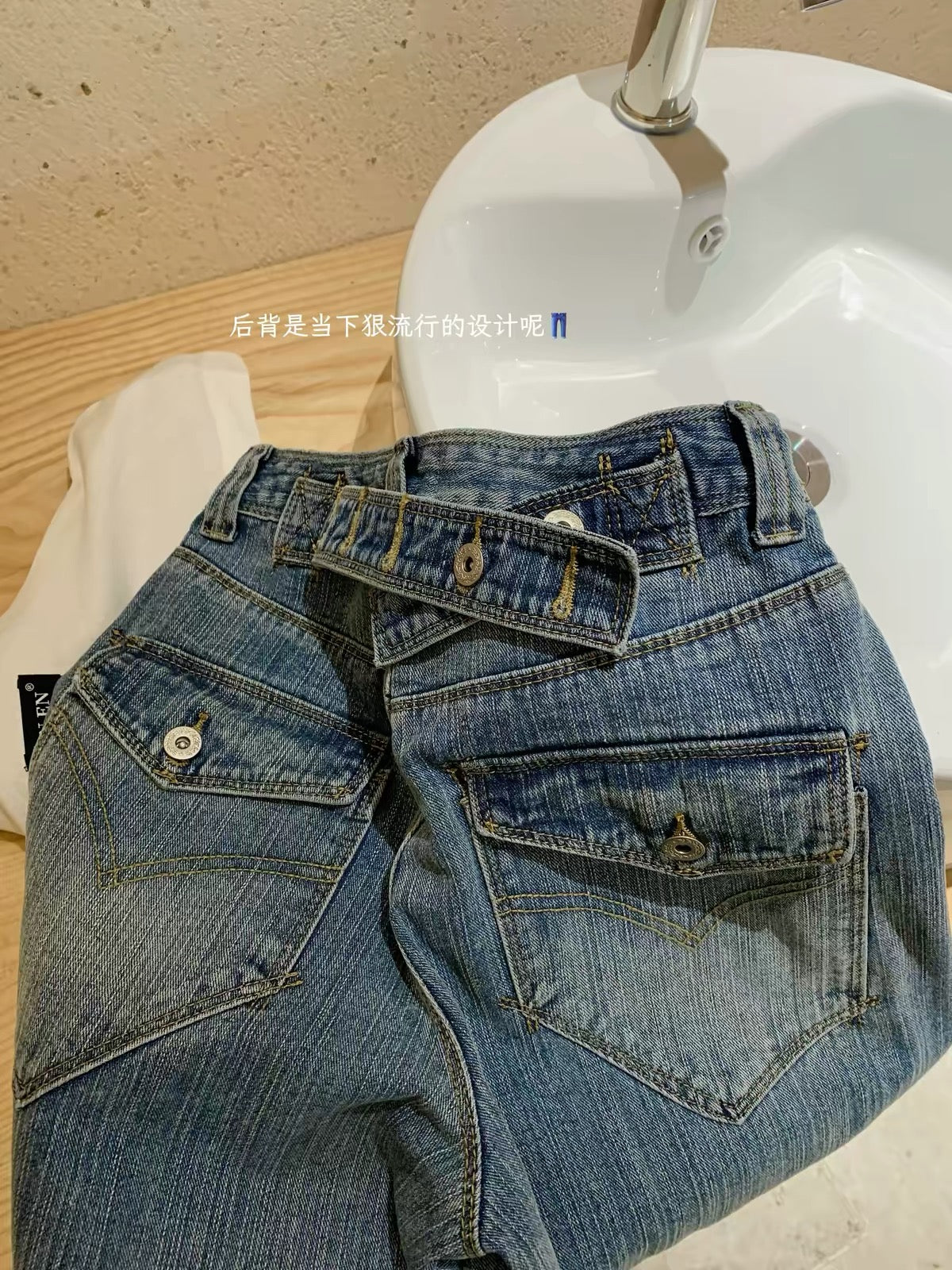 WGWE-2026 Early Autumn American Retro Versatile Denim Shorts (Mid-Thigh Length) – Low-Rise, Slimming, Loose Straight-Leg/Wide-Leg Style