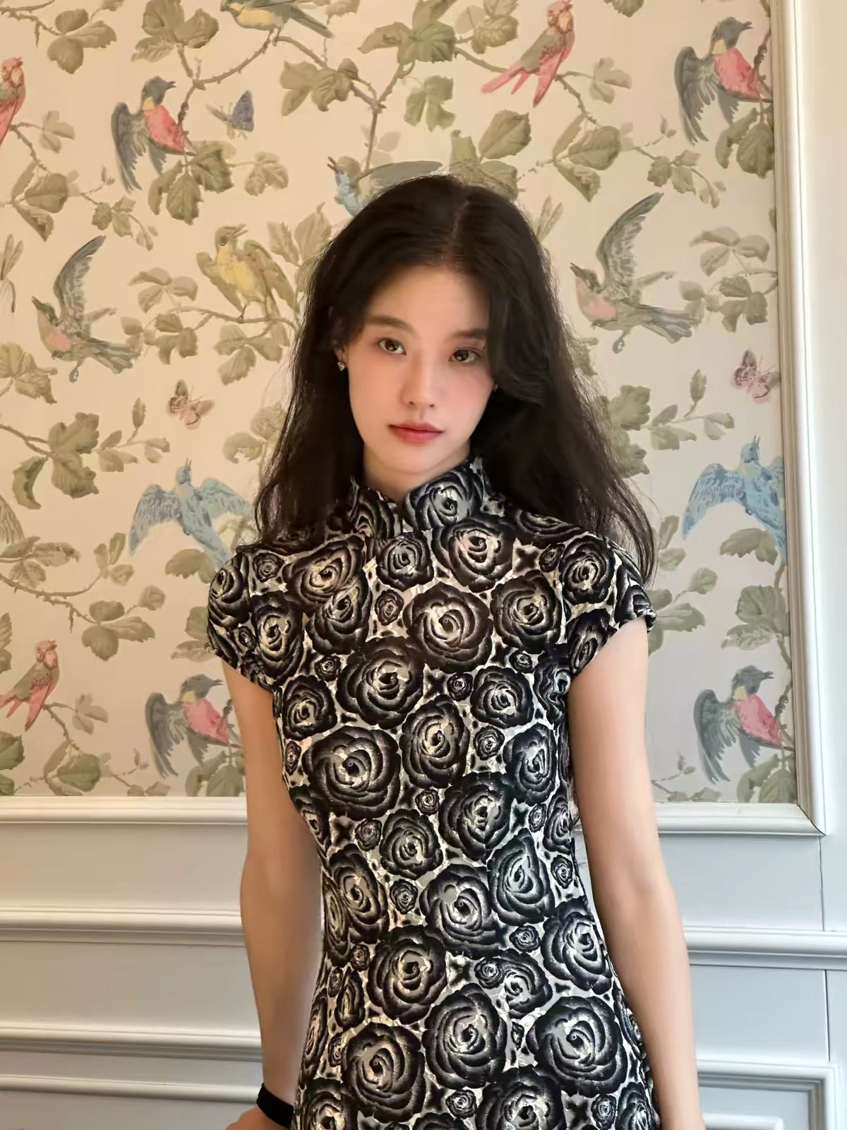 TiTi "Painted Moon" (Qi Yue) – Black, stretchy, rose-patterned, modern Chinese-style qipao with short sleeves