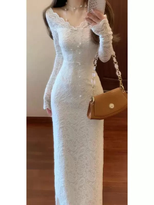 French-style high-end lace V-neck long-sleeved dress, elegant and dignified for formal occasions, perfect for Fall 2025.