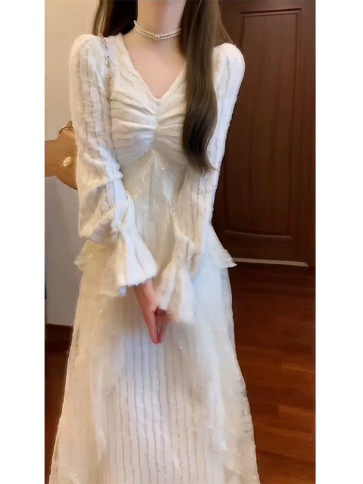French-style gentle and unique super beautiful knitted sweater dress, Korean-style elegant lace waist-cinching long dress, early winter