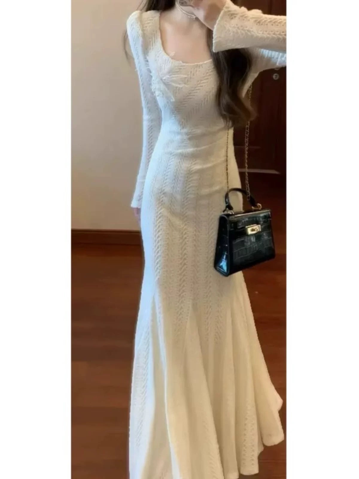 Elegant and sophisticated long-sleeved lace dress, sexy bodycon fishtail skirt, new winter 2026 style.