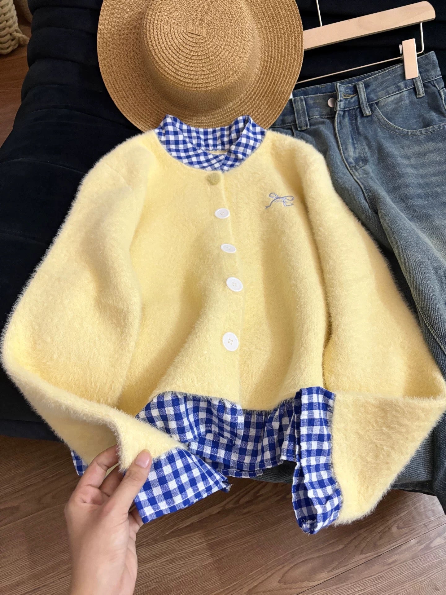 Korean style gentle bow embroidered sweater cardigan for women, 2025 autumn and winter new style, lazy knitted cardigan top