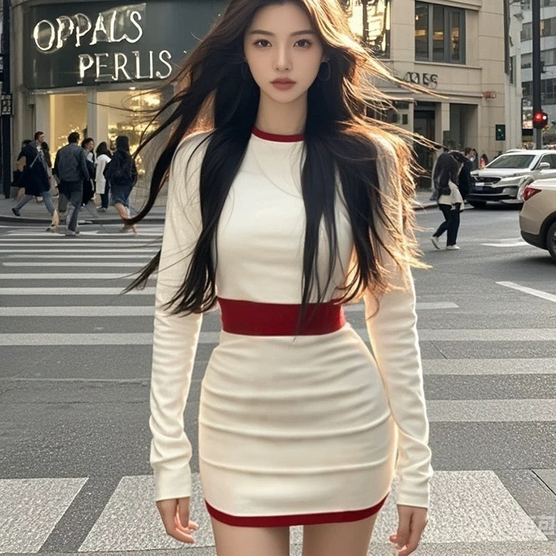 Coco KEKE waist slimming and hip-hugging round neck long-sleeved dress 2024 autumn new style