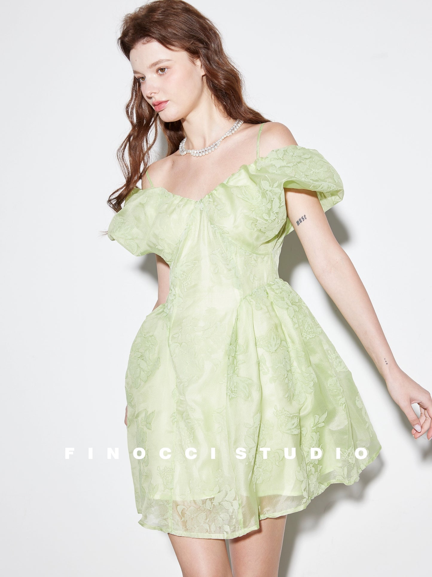 FINOCCI's elegant green flocked fried color textured off-shoulder cloud-sleeved waist-waisted puffy suspender dress