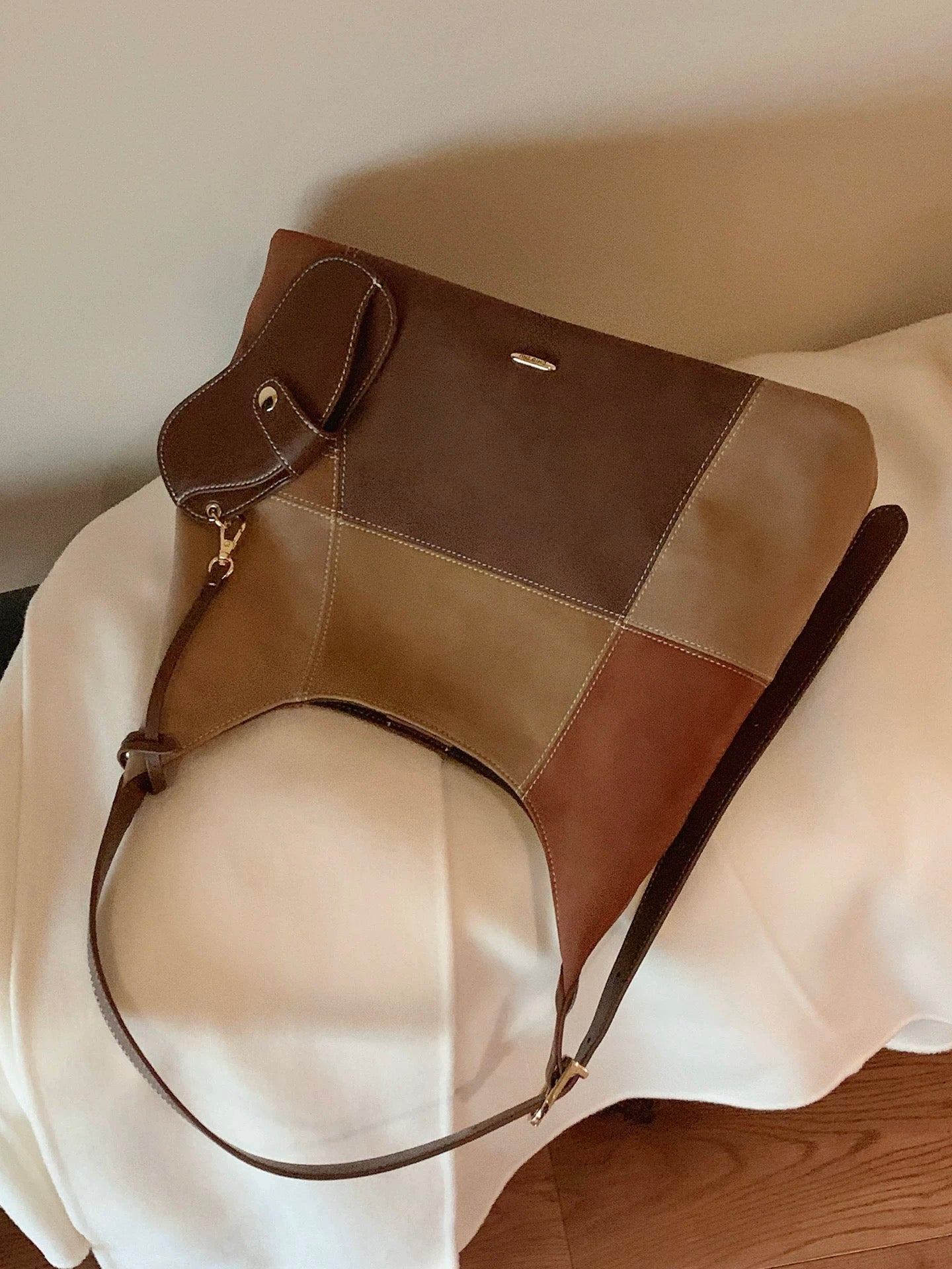 Chio2nd Warm Brown Color Block Tote Bag for Women, New Winter Retro Commuter Shoulder Bag/Crossbody Bag