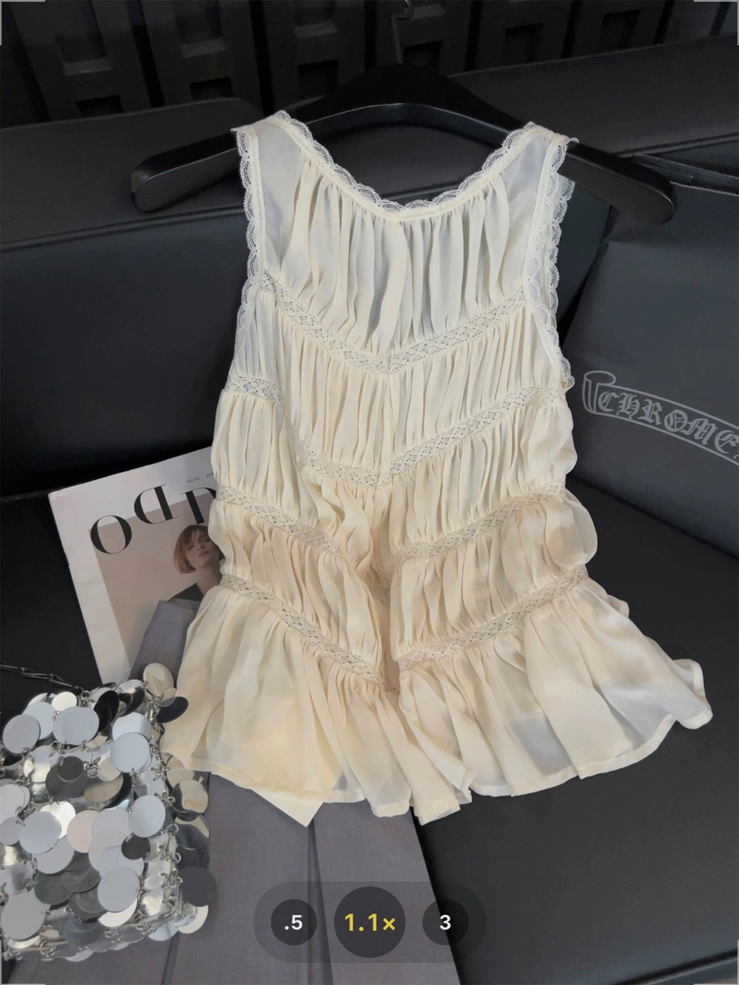 Heavy-duty lace sleeveless top for women, with a sweet and spicy design, perfect for summer 2025. Pleated camisole.