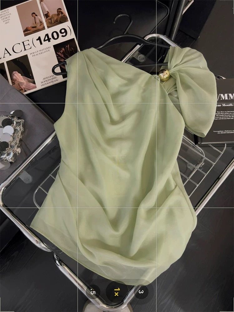 Irregular one-shoulder sleeveless top for women, French style, sweet and spicy, new summer 2025, versatile and niche vest