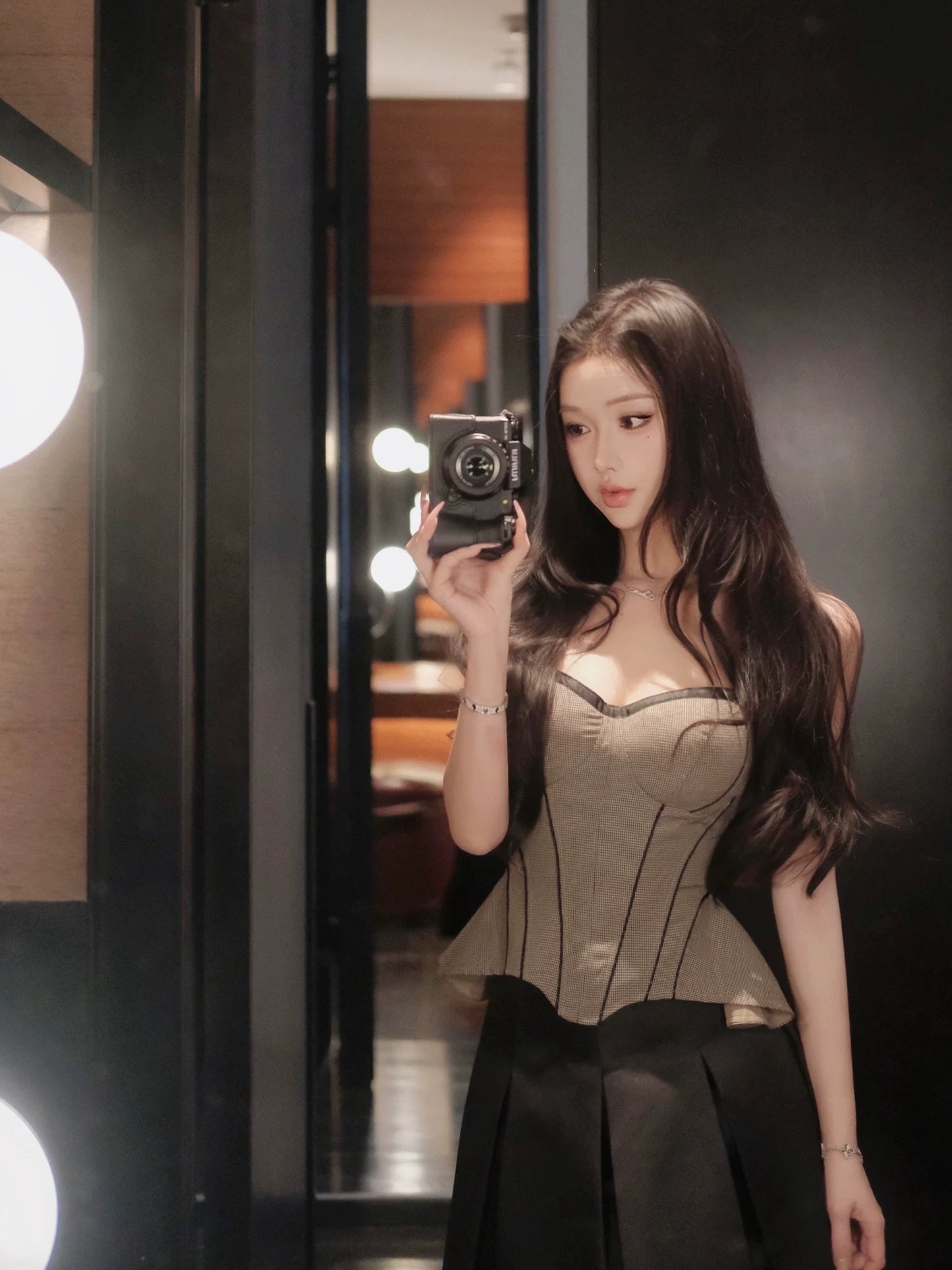 JAYKY YANG【Castle Girl】Retro Plaid Waist-cinching Suspender Pleated Top