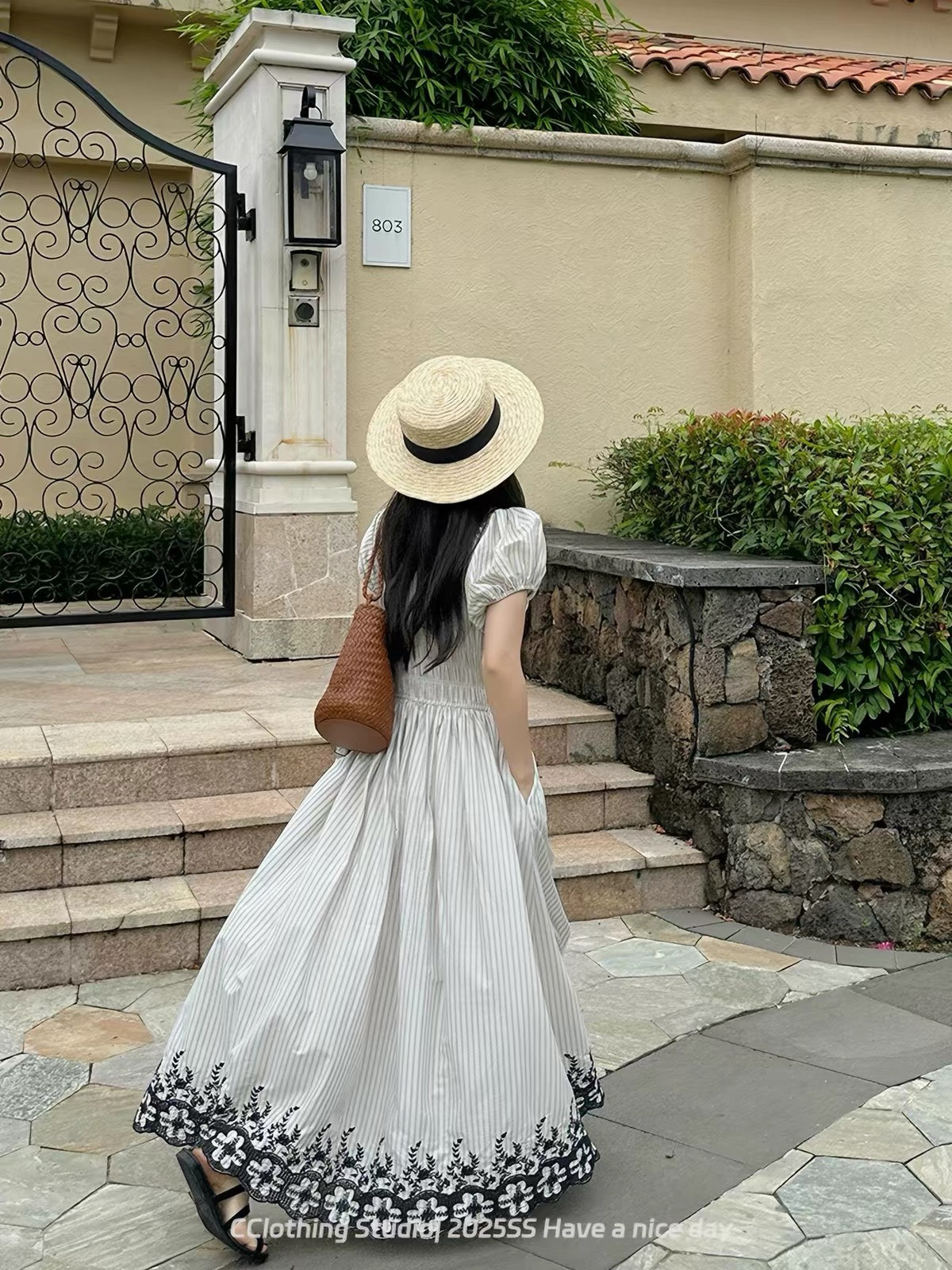 CHIC French Romantic Vintage-Style Vacation Dress – U-Neck, Lace-Up, Puff-Sleeve, Waist-Defining Maxi Dress with a Full, Flowy Skirt
