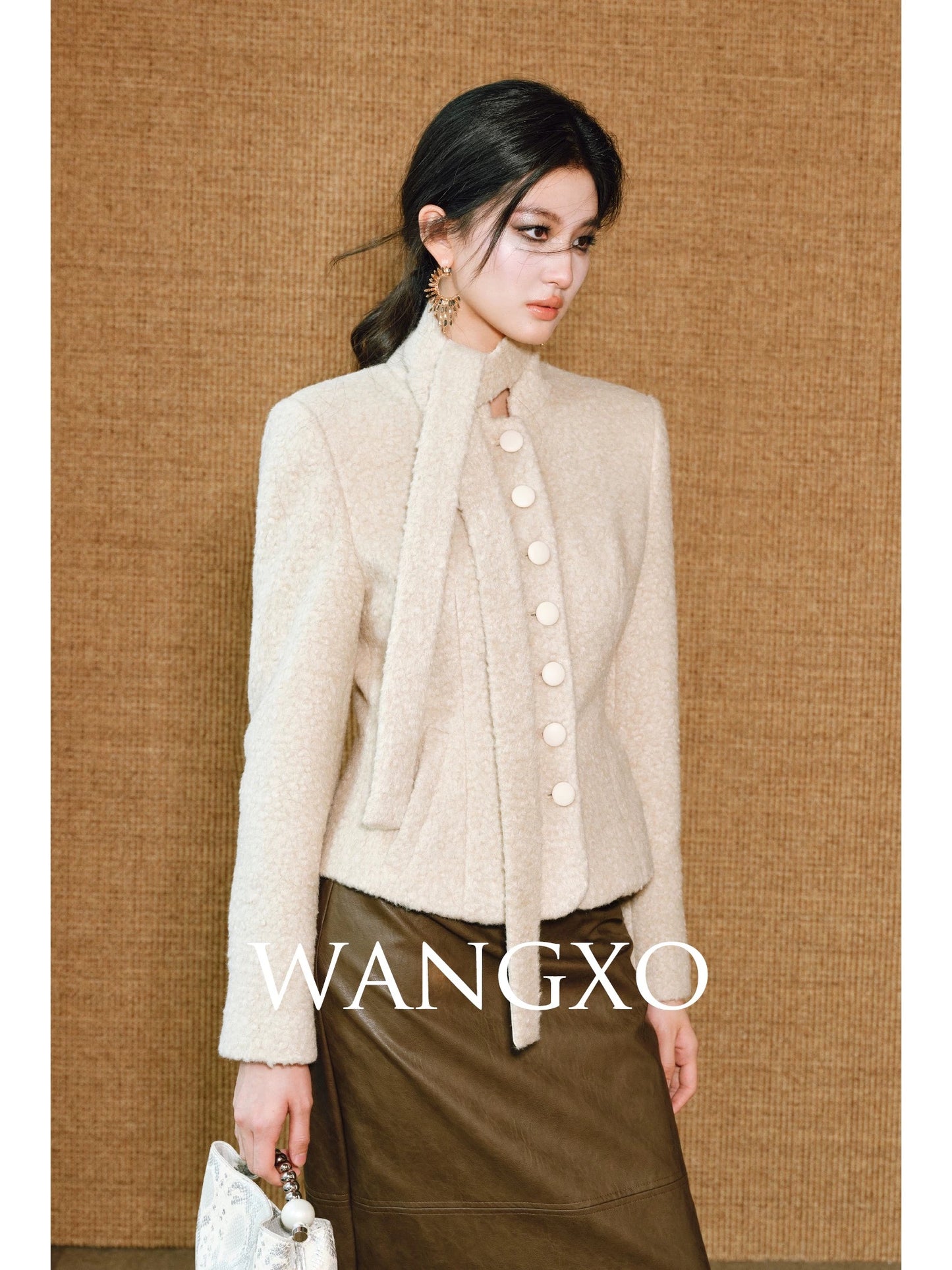 WANGXO|Mercerized curly texture wool|Warm streamer stand-up collar waist-cinching right-shoulder temperament short jacket