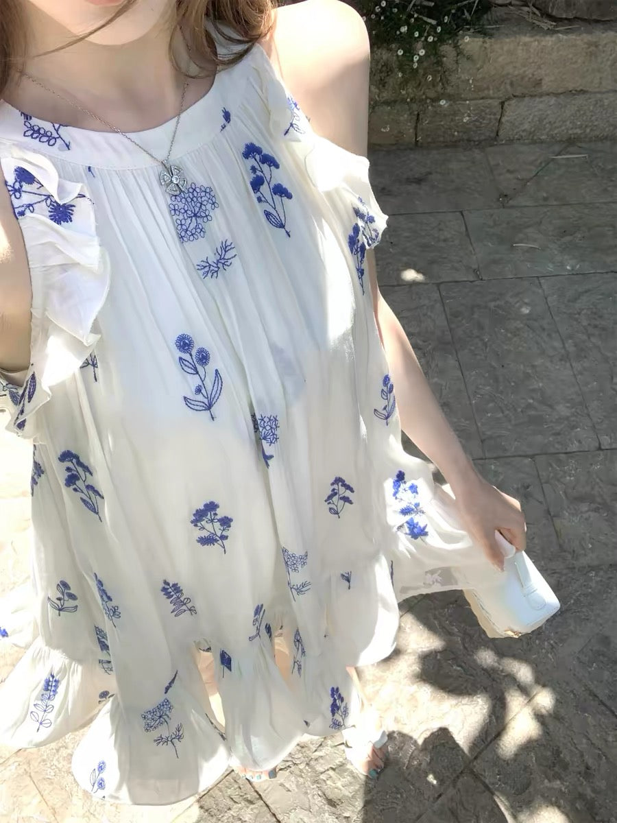 Q-Girl's Collection: Sleeveless A-line dress featuring a blue-and-white ink wash floral print, delicate lace, and a soft blue palette—an elegant summer choice for petite women.