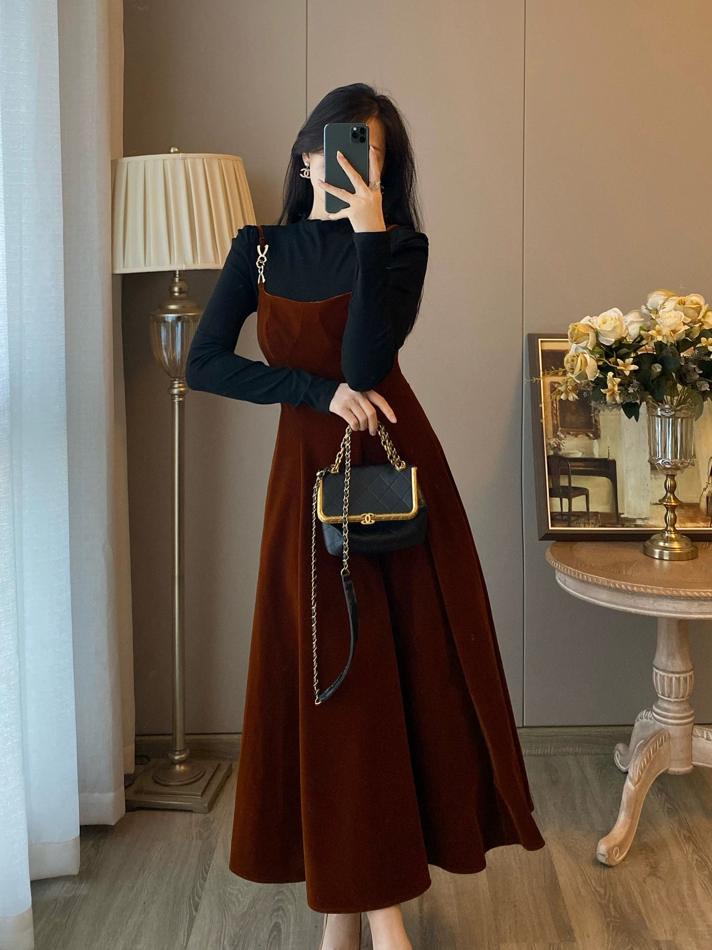 Xiaoxiangfeng two-piece suit women's winter new style French retro high-end brown velvet suspender dress long skirt
